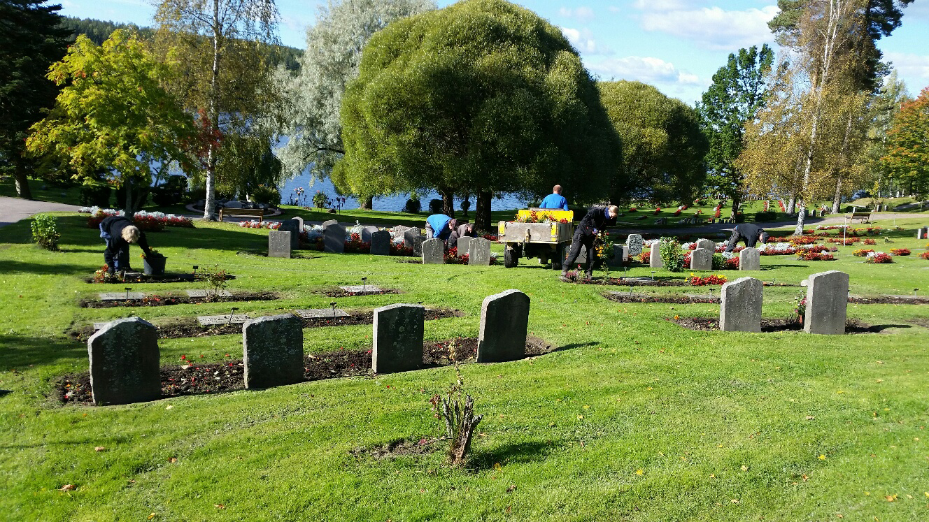 Västanfors Västervåla församling söker två säsongsanställda kyrkogårdsarbetare