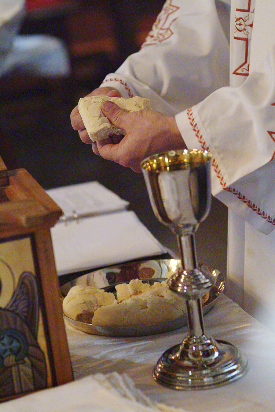 Mässa med kyrkkaffe i Västanfors kyrka