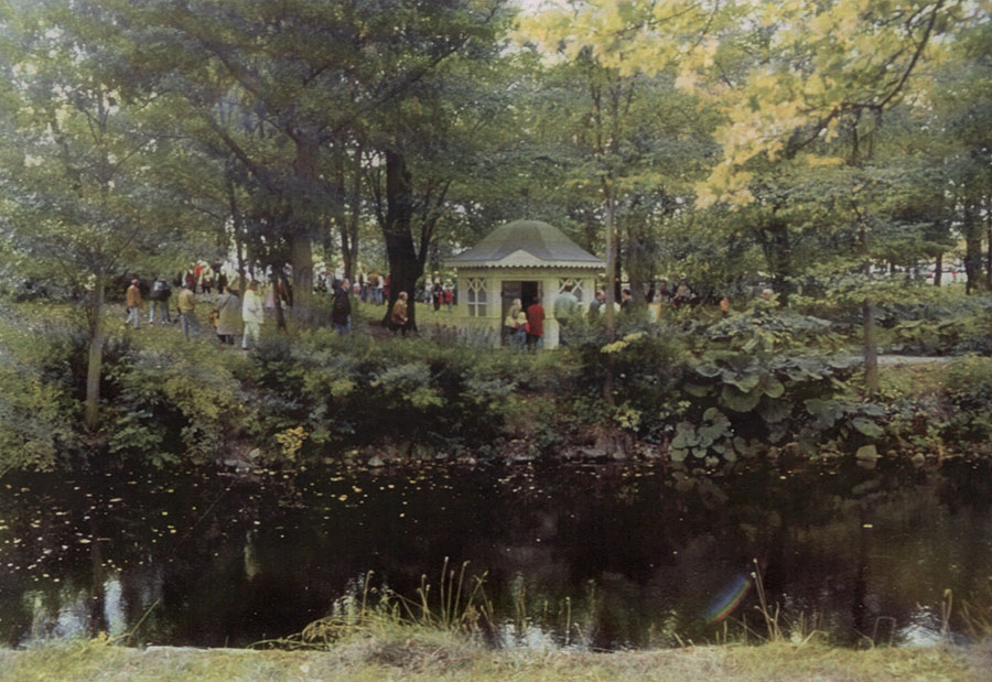 Friluftsgudstjänst i herrgårdsparken